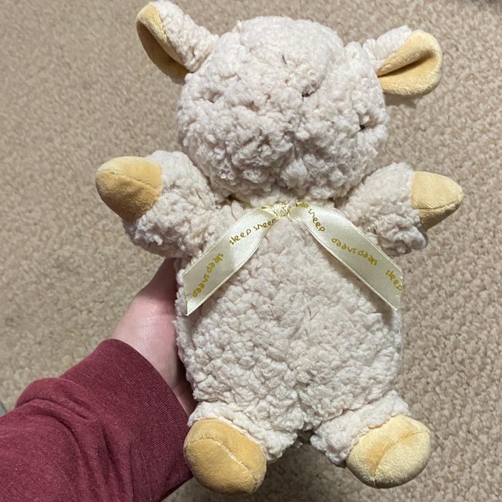 Cloud B sleep sheep on the go or home sound machine ¥